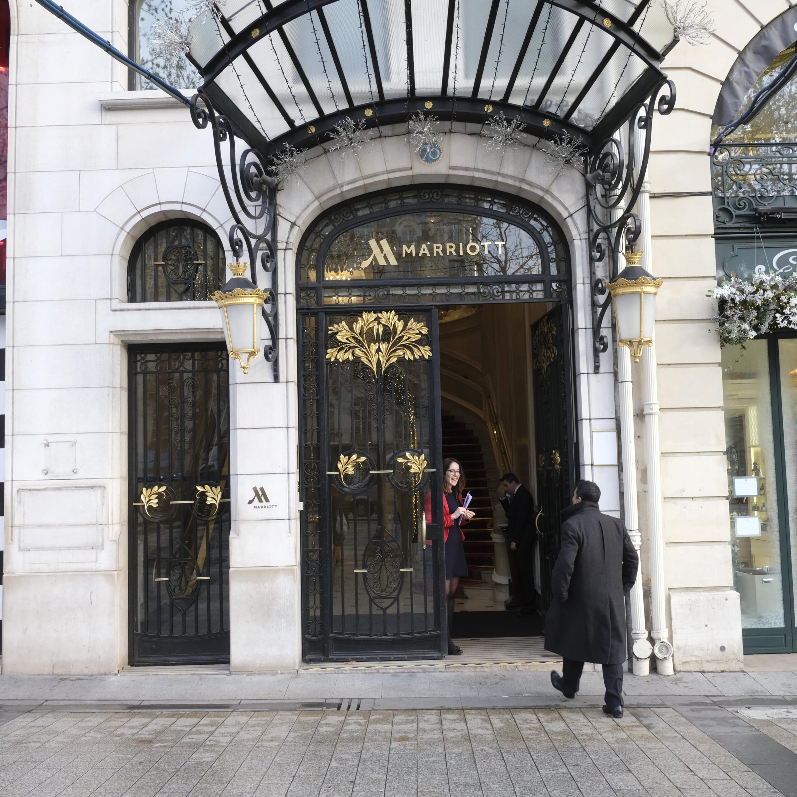 Photo de la devanture Marriott Champs-Elysées - Luxury Hotelschool
