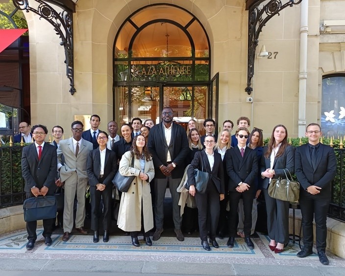 Luxury_Hotelschool_Paris_Visite_Plaza_Athenee_Ecole_Hoteliere (1)-min